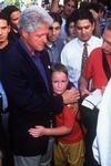 Bill Clinton biedt troost op rampplek