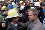 President Bush bezoekt rampgebied