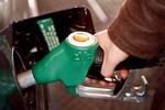 'Benzineprijs moet fors omlaag'