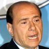 Premier Berlusconi zingt voor goede doel
