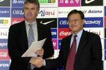 Bondsvoorzitter Chung lift mee op populariteit van bondscoach Hiddink