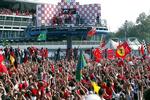 Ferrari ontketent volksfeest in Monza