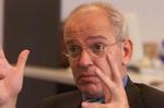 Zalm wil automobilist tegemoet komen