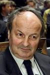 Estrada vooral om plundering berecht