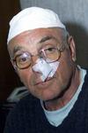 Harry slaat inbreker<BR>naakt de straat op