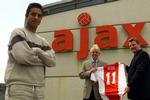 Ajax showt 18-jarige miljoenenaankoop