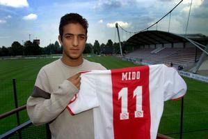 Ajax showt 18-jarige<BR>miljoenenaankoop