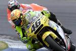 Rossi oppermachtig op Britse GP