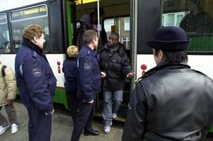 Kaartcontroleur wordt<BR>uitgerust met boeien