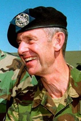 Nederlander krijgt<BR>bevel Sfor-troepen<BR>in deel Bosni&euml;