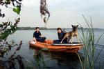 Meisjes vinden handje in Veluwemeer