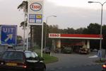 AH wil samen met Esso in pompshops