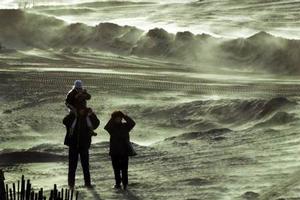 Stormachtig uitje op strand Zandvoort
