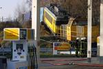 Trein ramt tankstation in Arnhem