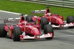 Ferrari dwingt Barrichello voorrang te verlenen aan Michael Schumacher