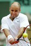 Agassi doorstaat zware test op Roland Garros