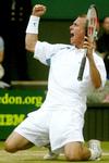 Hewitt walst over Henman naar finale