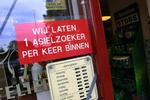 Maximaal 1 asielzoeker in winkel mag niet