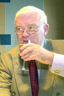 Klik op de foto voor een afbeelding op volle grootte (284x426, 16kb)