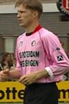 Feyenoord ziet af van roze shirt