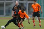 Visitekaart van Ronald de Boer in oefenwedstrijd van Oranje