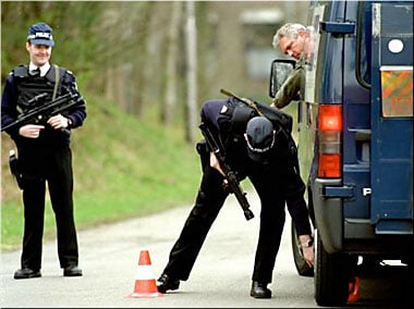 Schotse politiemensen bewaken Kamp Zeist